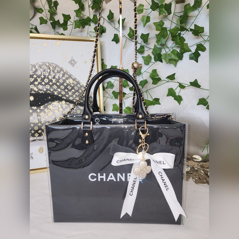 Chanel Black Patent Camellia Tote Bag - Picture 4 of 11